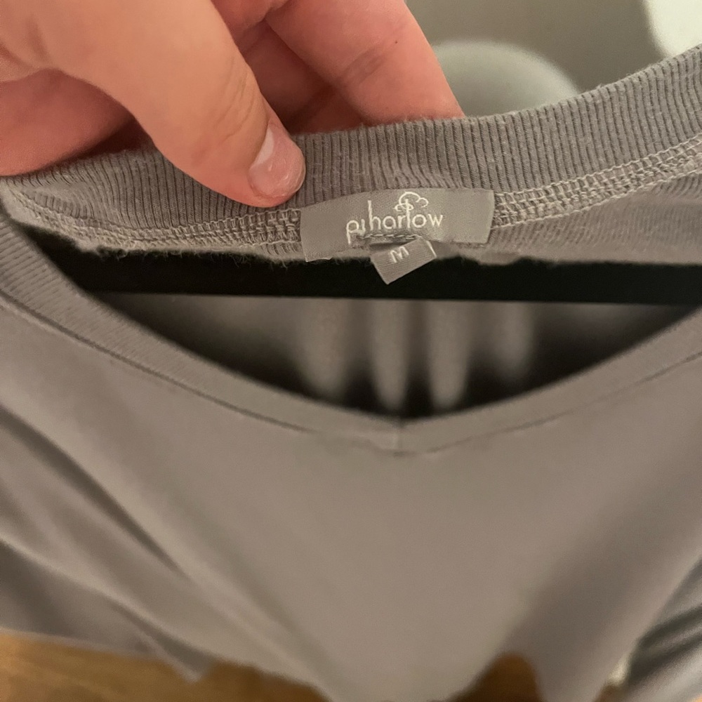 GREY TOP